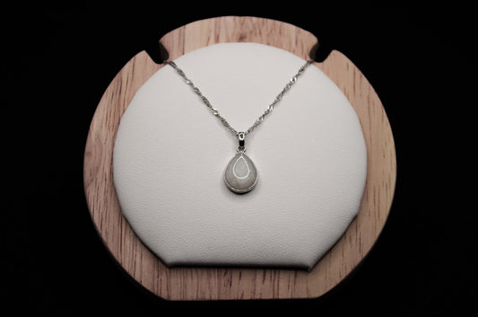 The Miri Pendant